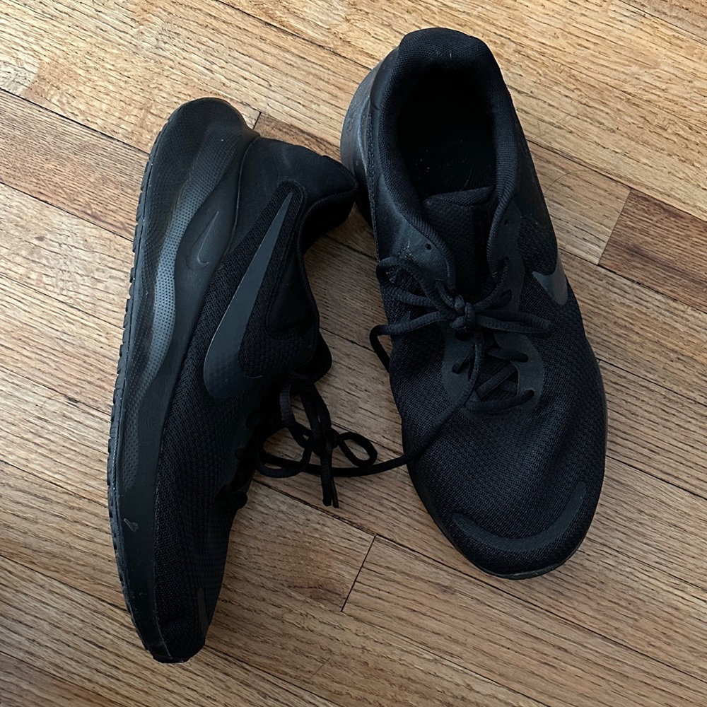 Nike revolution 7
